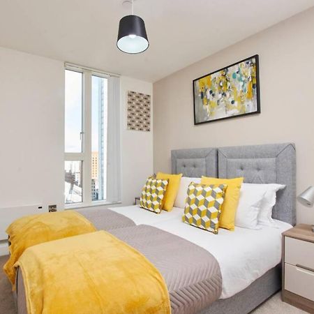 Lovely Apartment - Private Parking - Stadium Views Manchester Exteriér fotografie
